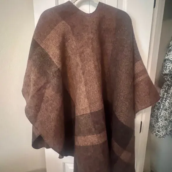Woolrich Brown Shawl Poncho - Picture 4 of 4